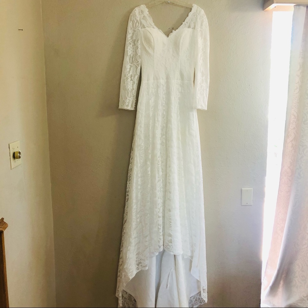 Lace long sleeve wedding dress
